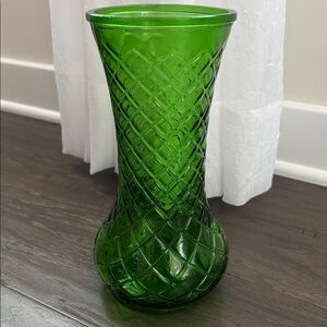 Hoosier Glass Quilted Diamond Cut emerald green vintage floral vase # 4087